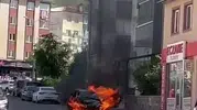 Palandöken’de park halindeki otomobil bir anda yanmaya başladı