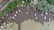 Cide limanını odun yığınları yuttu