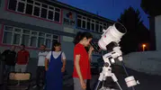 Manisa Demirci’de çocuklar teleskopla Ay yüzeyini keşfetti