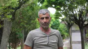 Gurbetçi vatandaş ray kenarında bulduğu Kur’an-ı Kerimleri sahiplendi