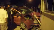 Kapaklı’da alkollü sürücü duvara çarptı