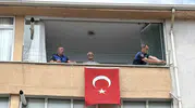 Karabük'te 77 yaşındaki Dursun amcanın bayrak isteği gerçek oldu