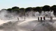 Ayvalık Altınova’da korkutan yangın kontrol altına alındı