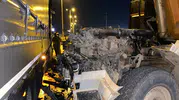 Sincan'da feci kaza Hafriyat kamyonu ikiye ayrıldı
