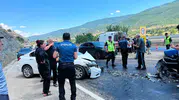 Kastamonu Hanönü yolunda iki otomobil birbirine girdi