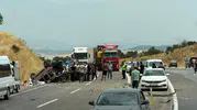 Adıyaman'da iki araç kafa kafaya çarpıştı