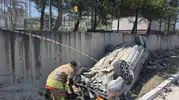 Antakya’da otomobil takla attı sürücü hastaneye kaldırıldı