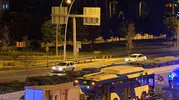 Protokol yolunda kamyonet EGO otobüsüne çarptı