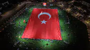 Kayseri semalarında dev Türk bayrağı dalgalandı