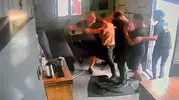 Arnavutköy'de dükkan baskını kamerada