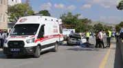 Van'da park halindeki kamyona çarpan otomobil can aldı