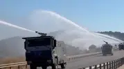 Kumluca yangınında TOMA'lar alevlere karşı saf tuttu