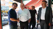 Darıca Belediye Başkanı Muzaffer Bıyık sahadan sesleri dinliyor