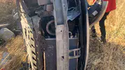 Balıkesir yolunda otomobil şarampole devrildi 2 yaralı
