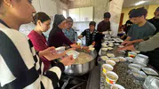 Ardahan Damal’da komşular aşure sofrasında buluştu