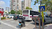 Adana'da yaya geçidindeki genç kıza minibüs çarptı