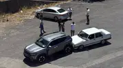 Ereğli'de tırdan indirilen sıfır otomobil park halindeki araca daldı