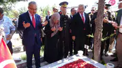 Malatyalılar 15 Temmuz şehitlerini kabirleri başında dualarla andı