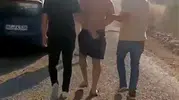 31 yıl hapis cezası olan firari komşusundan evini kollamasını istedi