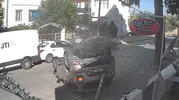 Kumburgaz’da direksiyon hakimiyetini kaybeden sürücü aracıyla takla attı