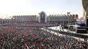 Tahran'da tarihi veda: Milyonlar sokaklara döküldü