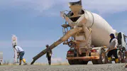 Şanlıurfa'da üç ilçeyi birleştiren 17 kilometrelik yolda beton dönem başlıyor