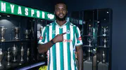 Konyaspor stoper hattını Nijeryalı Awaziem ile güçlendirdi
