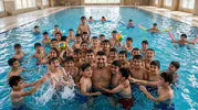 Erzurumlu iş insanından köy çocuklarına unutulmaz havuz günü