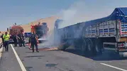 Şanlıurfa yolunda seyir halindeki tır küle döndü