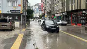 Çorum'da aniden bastıran sağanak hayatı felç etti