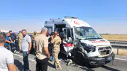 Nusaybin'de hasta taşıyan ambulans zincirleme kazaya karıştı