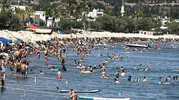 Bodrum sahilinde 38 derecelik sıcak mesai