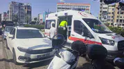 Aydın’da trafikte sıkışan motosikletli kaza yaptı