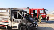 Karaman'da seyir halindeki kamyonet alevlere teslim oldu