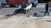 Eskişehir yolunda motosiklet ve otomobil birbirine girdi