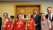 Madalyalarıyla Türkiye’yi gururlandıran özel sporcular Bakan Bak ile buluştu
