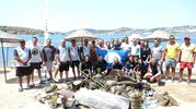 Bodrum denizlerinde temizlik mesaisi
