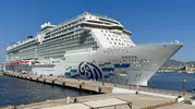 Dev kruvaziyer Aroya 2 bin yolcusuyla Bodrum kıyılarına yanaştı