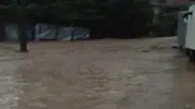 Kastamonu Cide'de dere taştı sular ilçe merkezini bastı