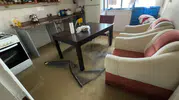 Avcılar'da patlayan su vanası evi havuzuna çevirdi