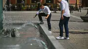 Kavurucu sıcaklarla boğuşuyor: Serinlemek isterken canlarından oldular