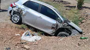 Hatay Kumlu'da direksiyon hakimiyetini kaybeden sürücü kaza yaptı