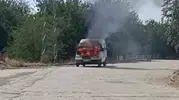 Elazığ Yurtbaşı'nda minibüs yangını trafiği ve çevreyi alarma geçirdi