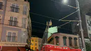 Fatih’te bir binanın çatısındaki baz istasyonu alevler içinde kaldı