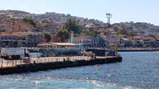 Mudanya kıyılarında şişme botla sürüklenen genci iskele görevlisi kurtardı