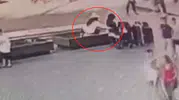 Fatih’te banktaki çantaları çalan kadın suçüstü yakalandı
