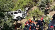 Antalya'da aile faciası Uçuruma yuvarlanan kamyonetten 5 ölü çıktı