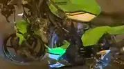 Diyarbakır'da motosiklet sürücüsü refüje çarparak ağır yaralandı