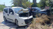 Manavgat yolunda iki araç kafa kafaya çarpıştı