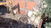 Küçükçekmece'de kentsel dönüşüm yıkımı korku dolu anlara sahne oldu